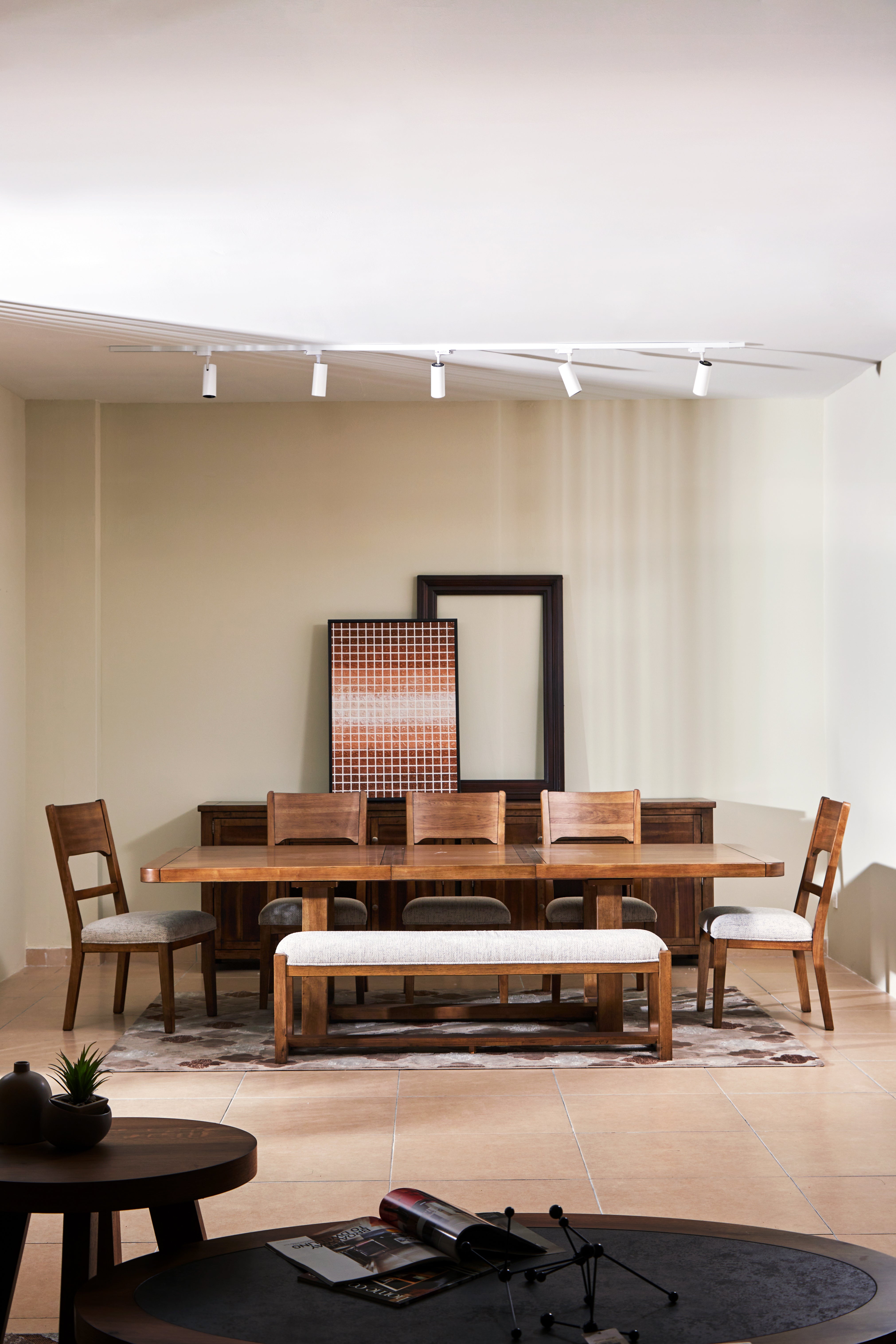 Cabalynn 8-Seater Extendable Dining Set