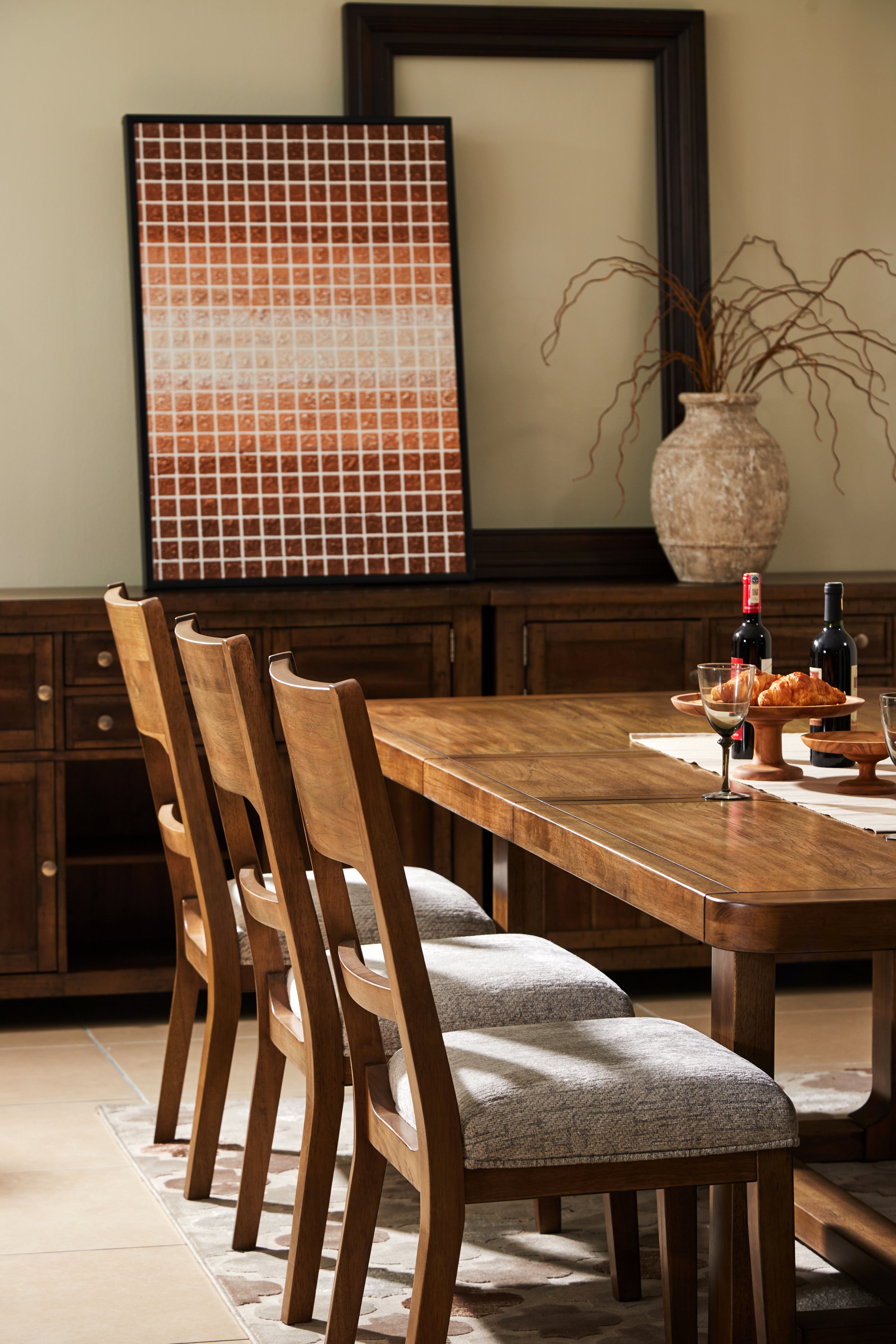 Cabalynn 8-Seater Extendable Dining Set