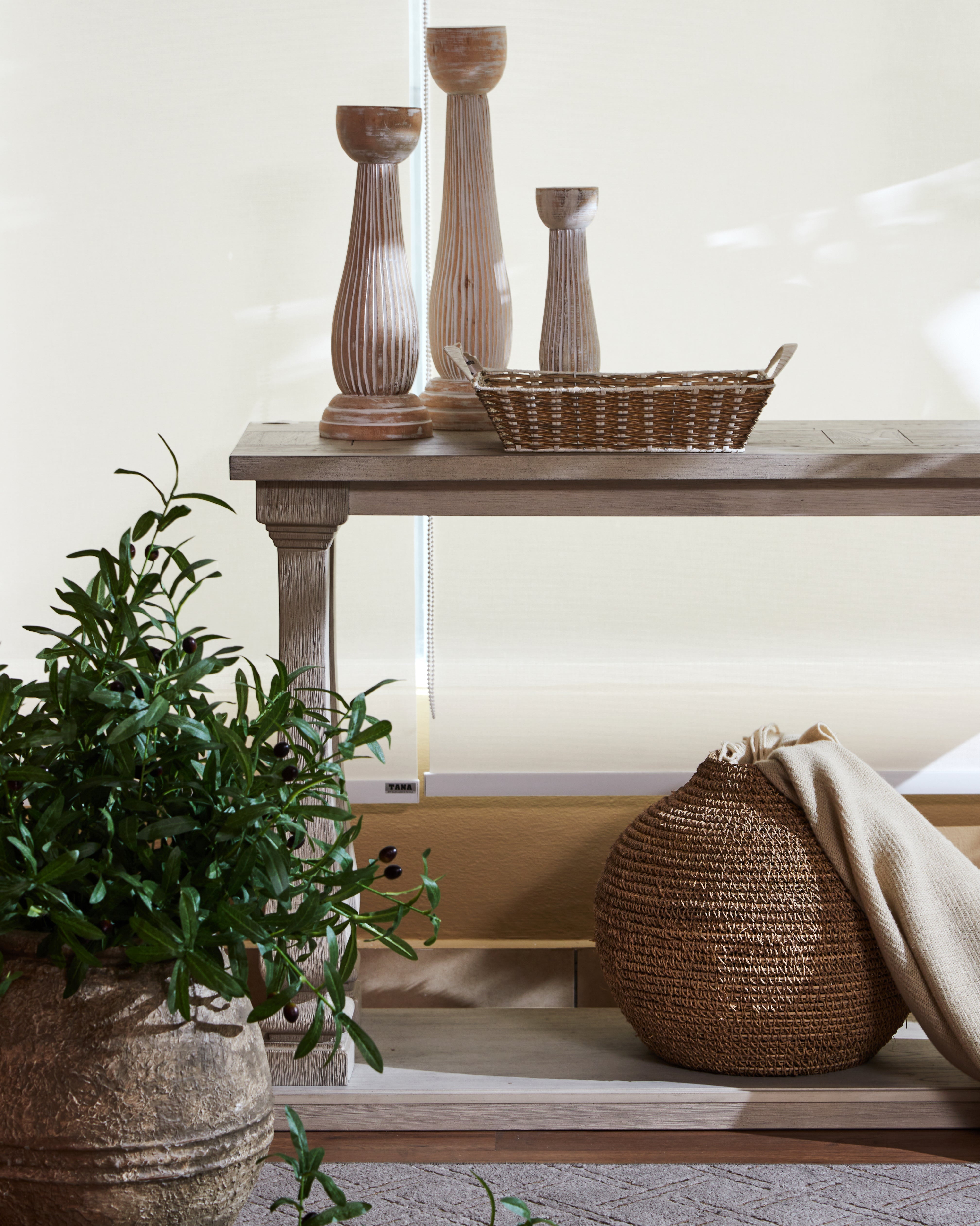 Arlendyne Sofa Table
